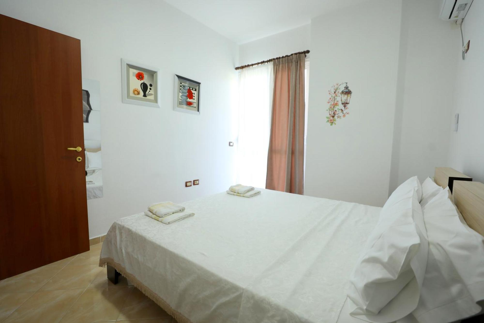 Blue Bay Apartments Sarandë Exterior foto