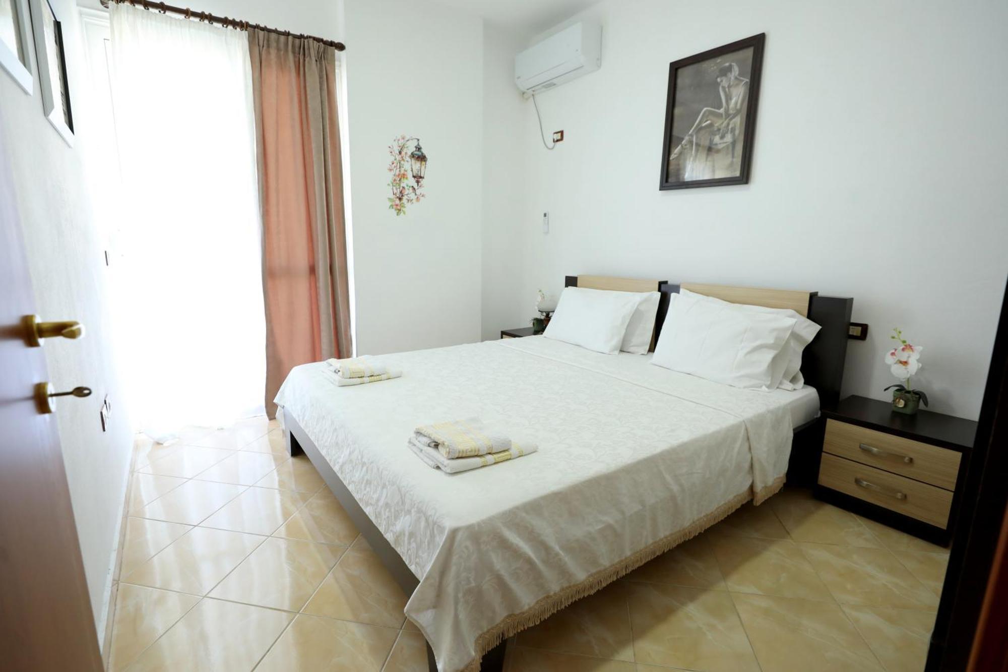 Blue Bay Apartments Sarandë Exterior foto